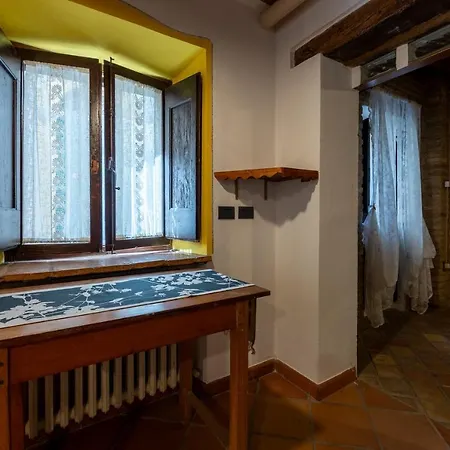 Relais Castel D'emilio - Casa Nyaraló